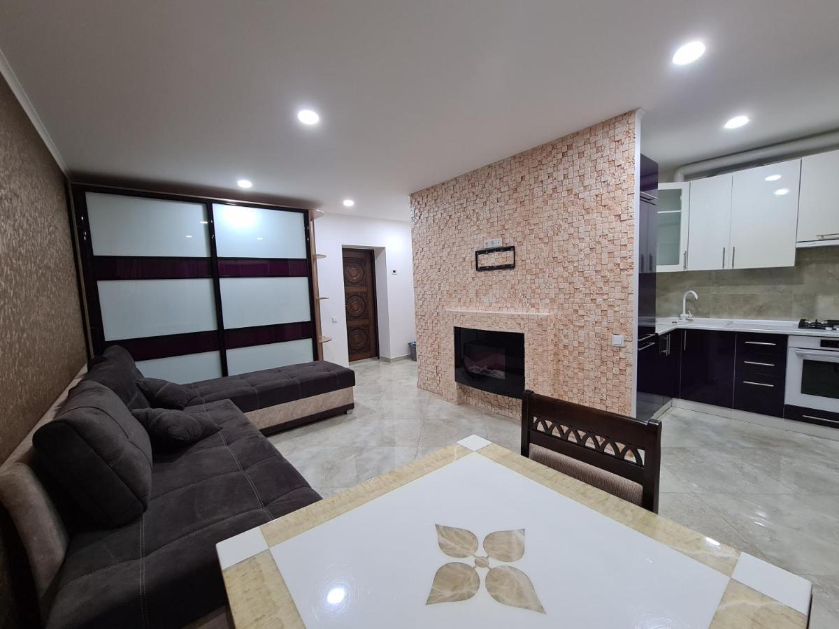 127-Avenue Apartment Çernivtsi Dış mekan fotoğraf